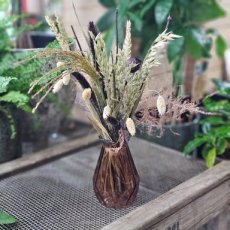 504 Bruin en beige droogbloemen in vaasje