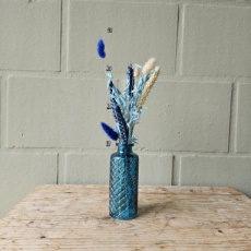 Vaasje met droogbloemen