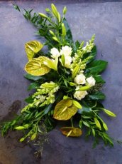 R11 11 Langwerpig wit met anthuriums